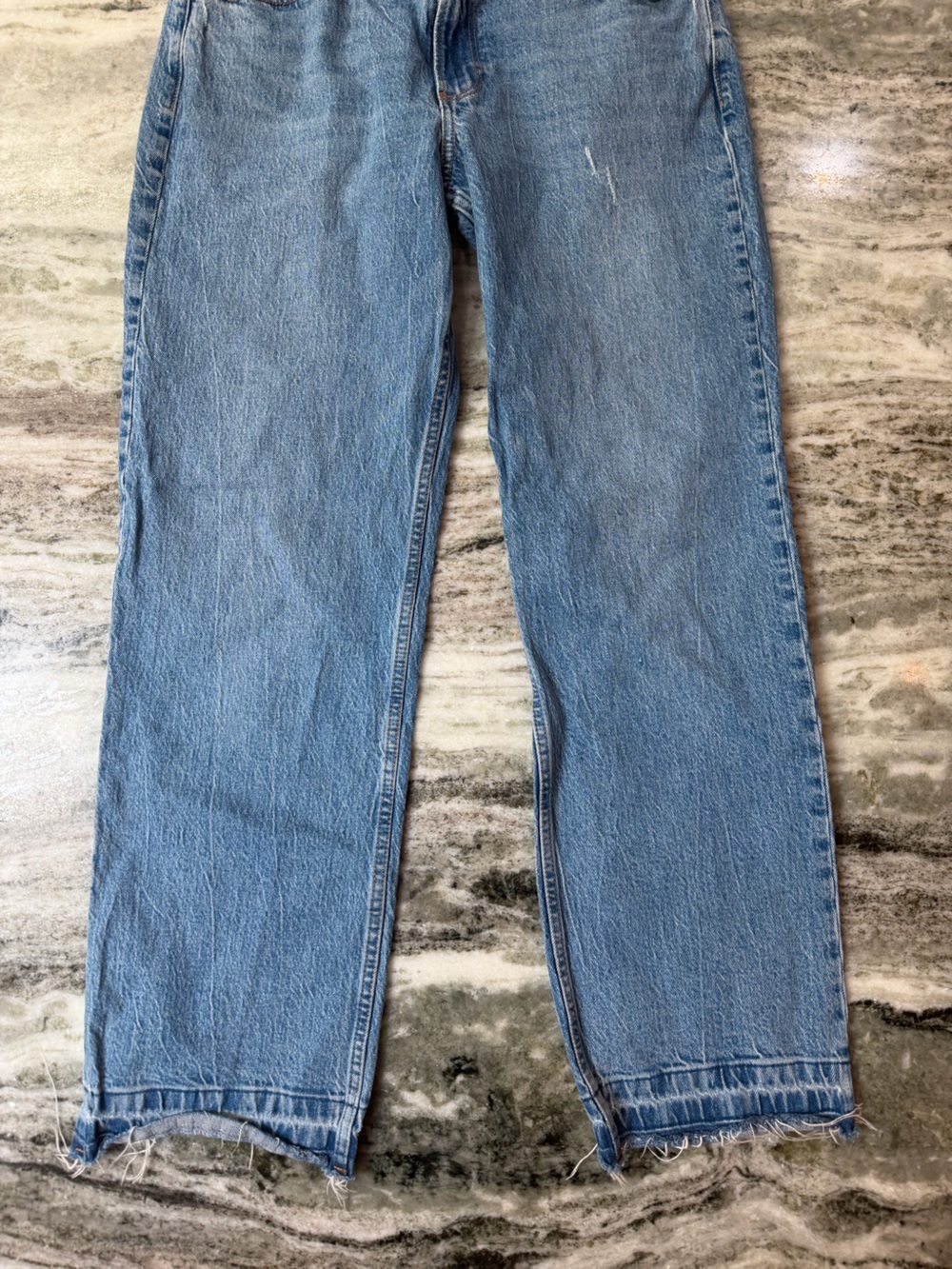 Abercrombie & Fitch The Baggy Low Rise Jeans 
Size 28 - Picture 3 of 5